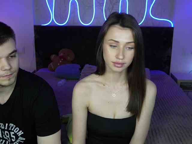 VikkiAndGeorge webcam