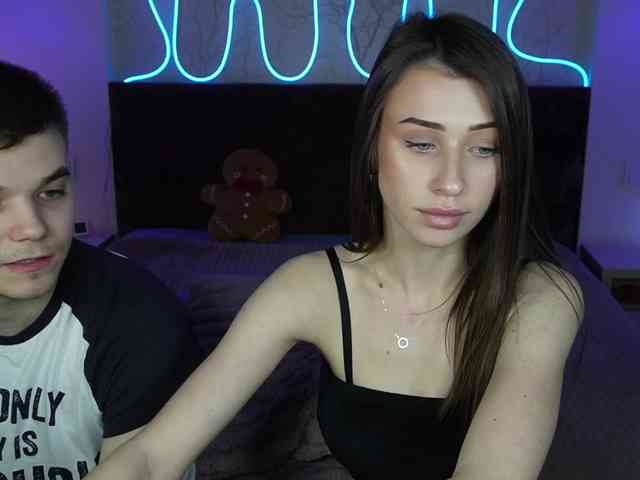 VikkiAndGeorge webcam
