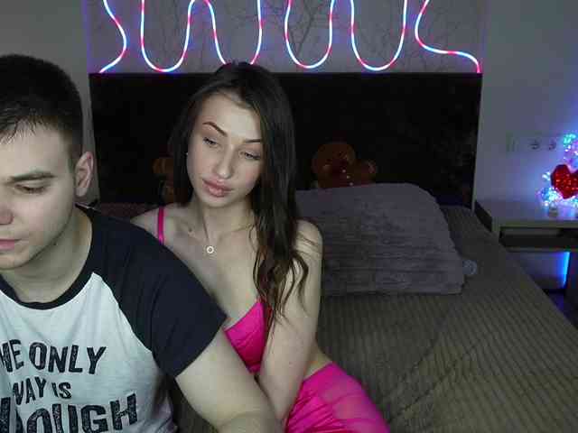 VikkiAndGeorge webcam