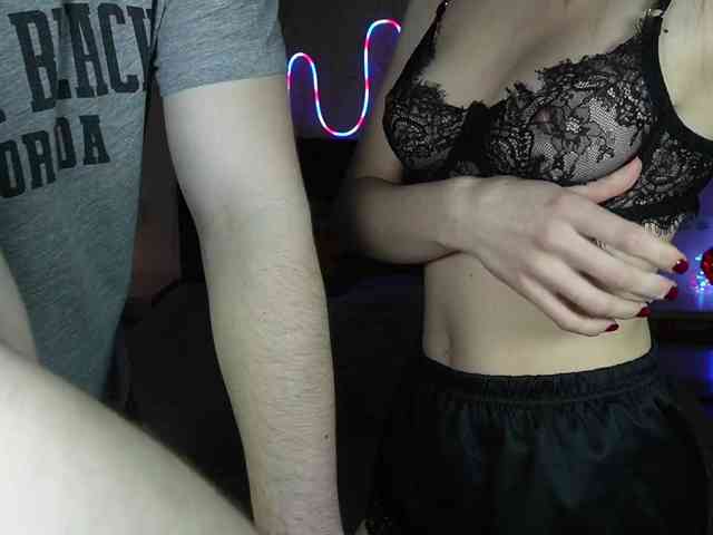 VikkiAndGeorge webcam