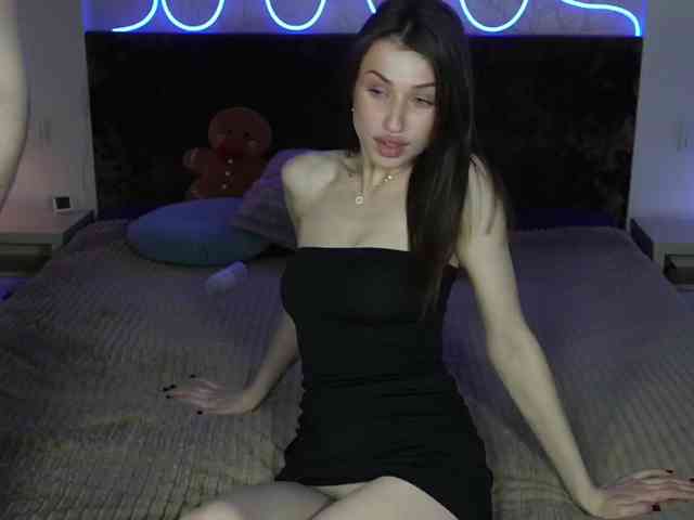 VikkiAndGeorge webcam