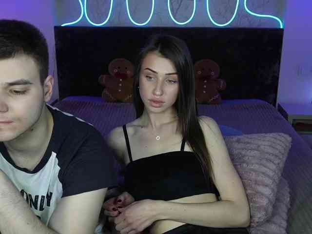 VikkiAndGeorge webcam