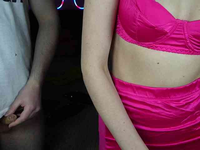 VikkiAndGeorge webcam