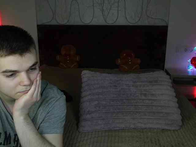 VikkiAndGeorge webcam