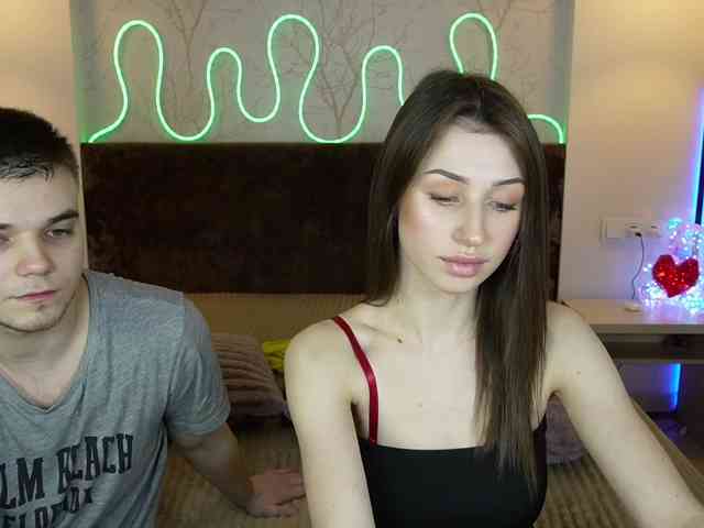 VikkiAndGeorge webcam