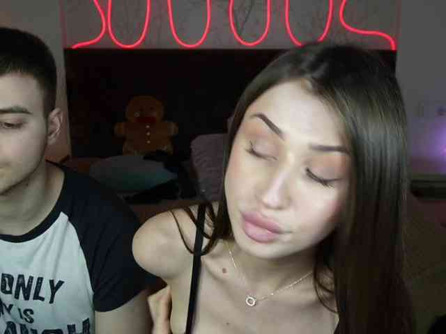 VikkiAndGeorge webcam