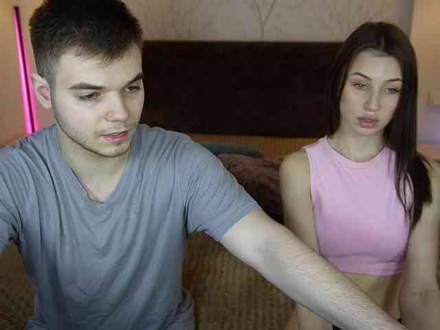 VikkiAndGeorge webcam