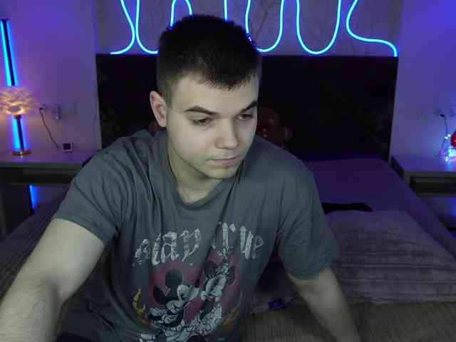 VikkiAndGeorge webcam