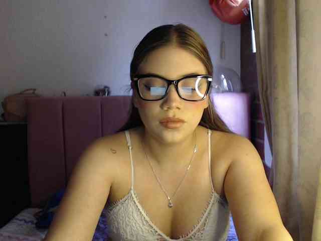 Alaina-Blessed webcam