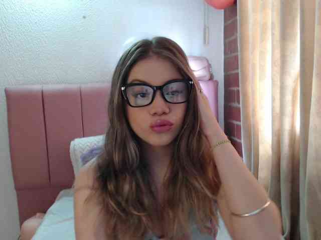 Alaina-Blessed webcam