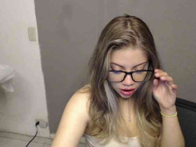 Alaina-Blessed webcam