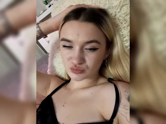 X-Michelle-x - skilled stripper for a crazy live show x-Michelle-x from BongaCams