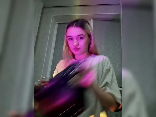  x-Michelle-x chat room