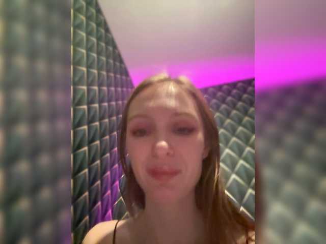  Angelinakiss chat room