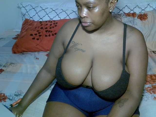 Pretty-beuty's BongaCams show and profile