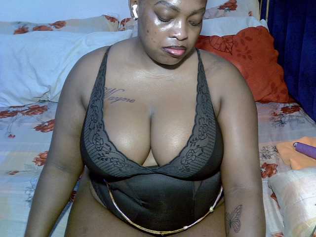 Discover Pretty-beuty, she wants to masturbate for you Pretty-beuty from BongaCams