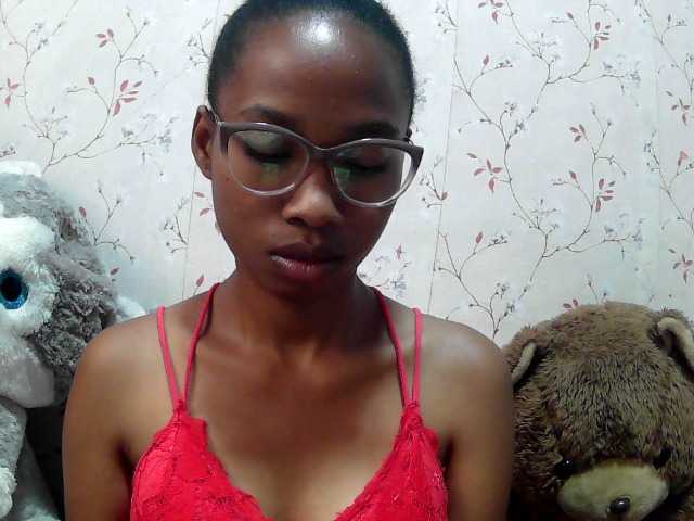 Larah00 Live Cam on BongaCams