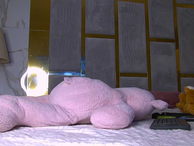 KimDessire's BongaCams show and profile