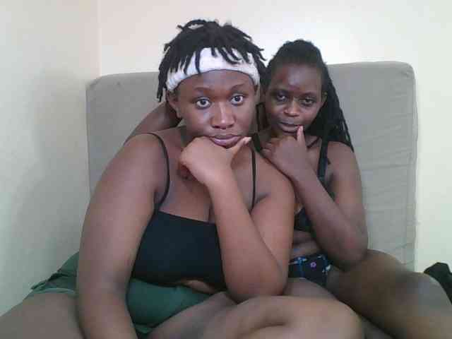 Badsgirles Live Webcam on BongaCams