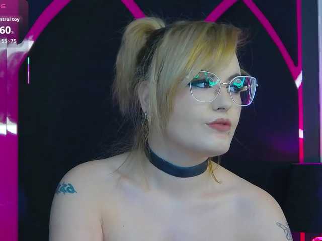 JasminVoss's BongaCams show and profile