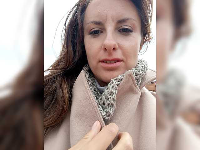 Erine9900 from BongaCams