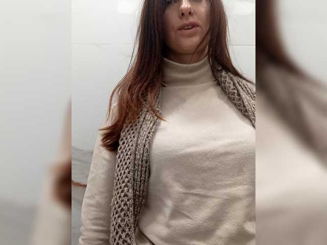 Erine9900 – webcam model profile photo