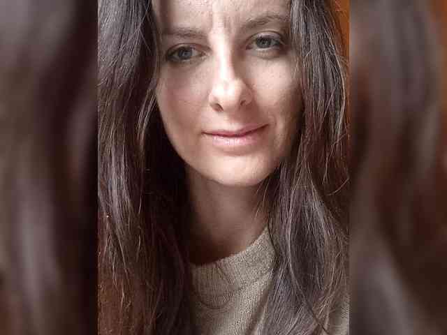 Erine9900 Live Webcam on BongaCams