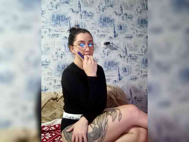 ViolettaKissMe webcam