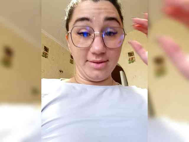 ViolettaKissMe webcam