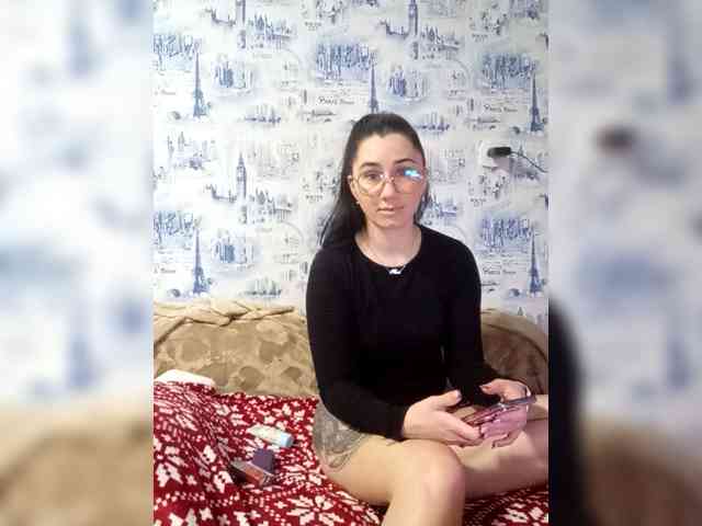 ViolettaKissMe webcam