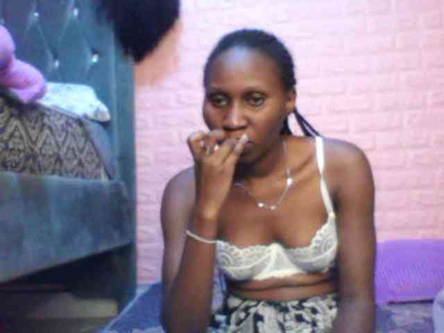 Sexy-melanin001 webcam