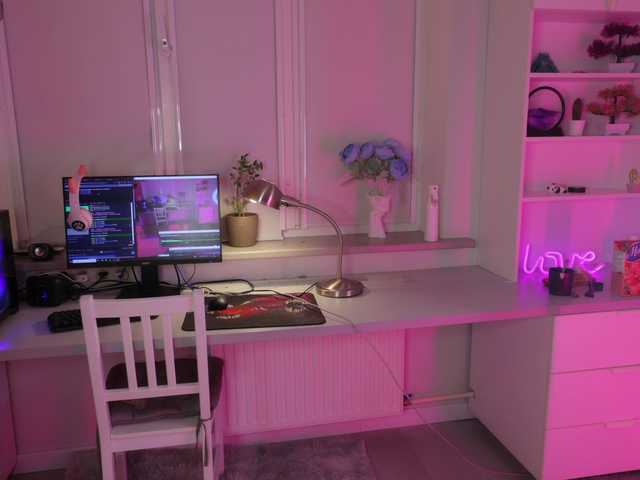 lovekissess from BongaCams