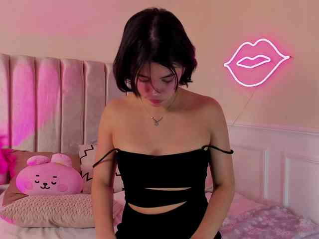 lena-fox Live Webcam on BongaCams