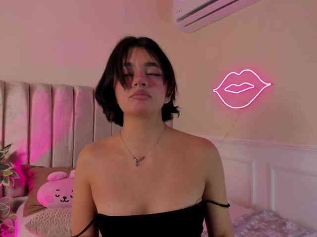 lena-fox Live Webcam on BongaCams