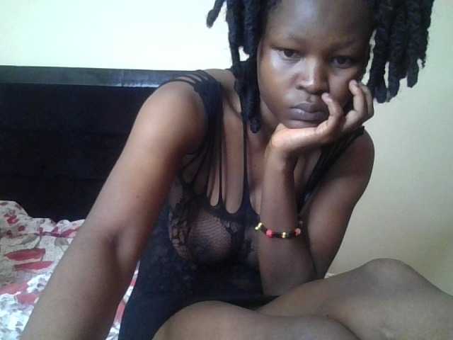 Empressvee webcam bongacams model stream image