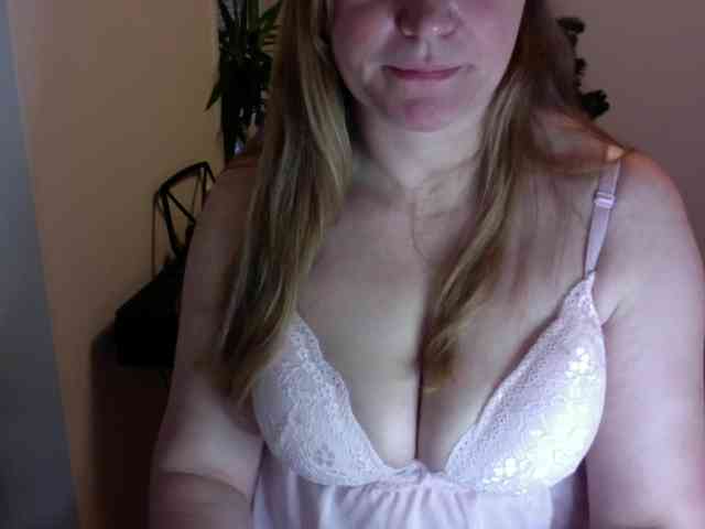 TheGirlNextDoor1 webcam