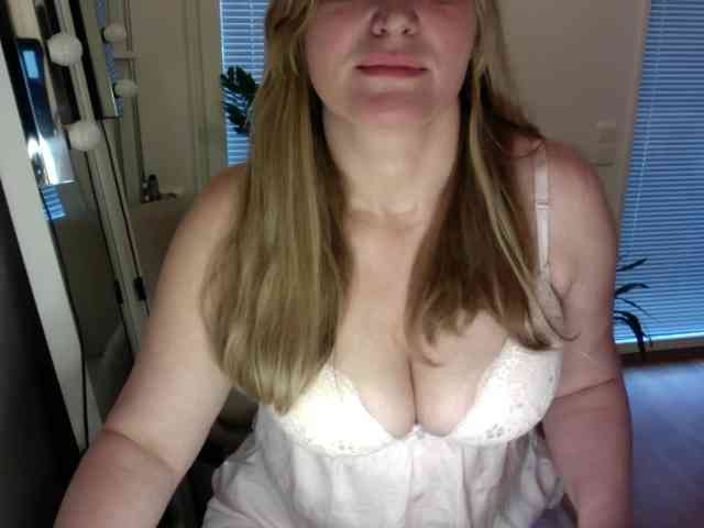 TheGirlNextDoor1 webcam