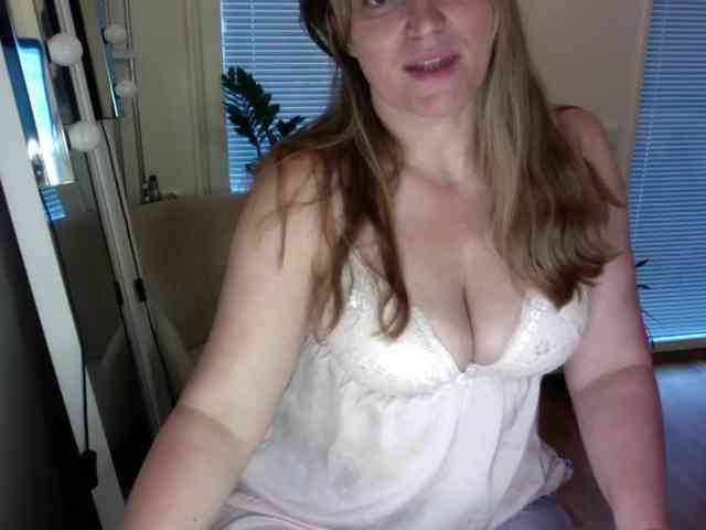TheGirlNextDoor1 webcam
