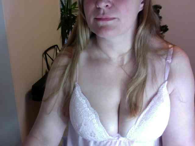 TheGirlNextDoor1 webcam