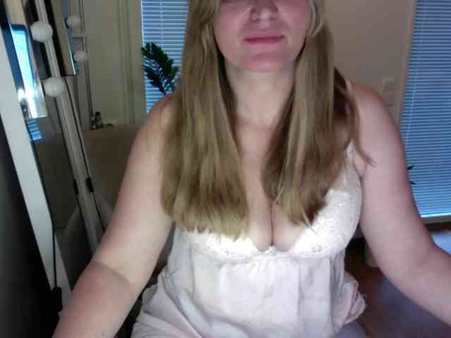 TheGirlNextDoor1 webcam