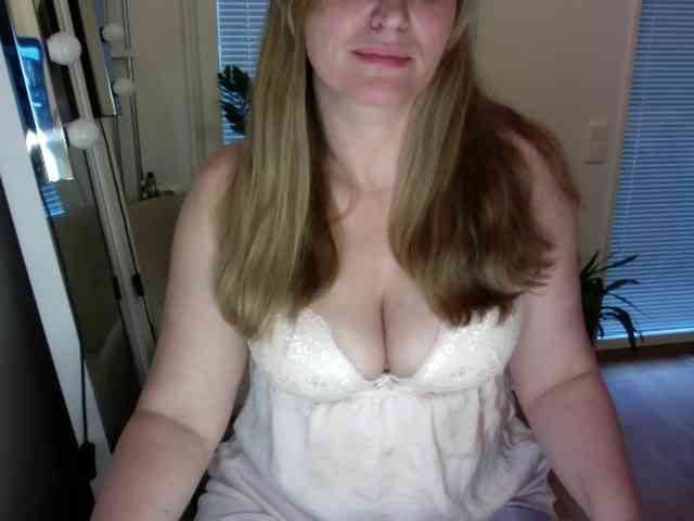 TheGirlNextDoor1 webcam