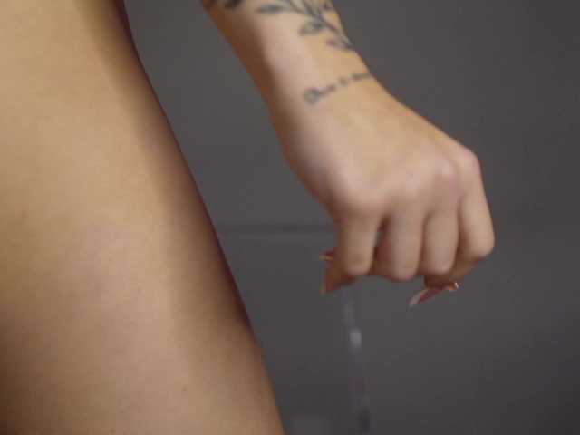 Sex chat gratuit in direct cu LeahSauvage pe BongaCams