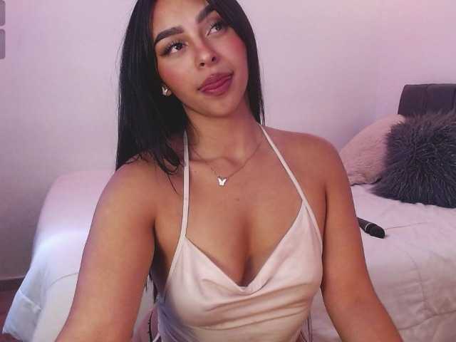 MelaniieJ01's BongaCams show and profile