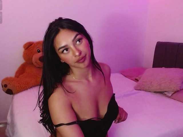 Melaniie J (MelaniieJ01)