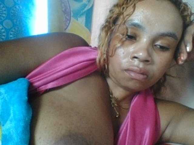 Amanah's BongaCams show and profile