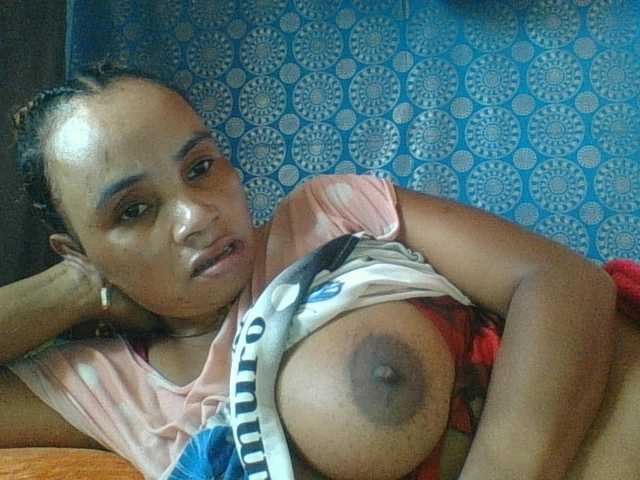 Amanah's BongaCams show and profile