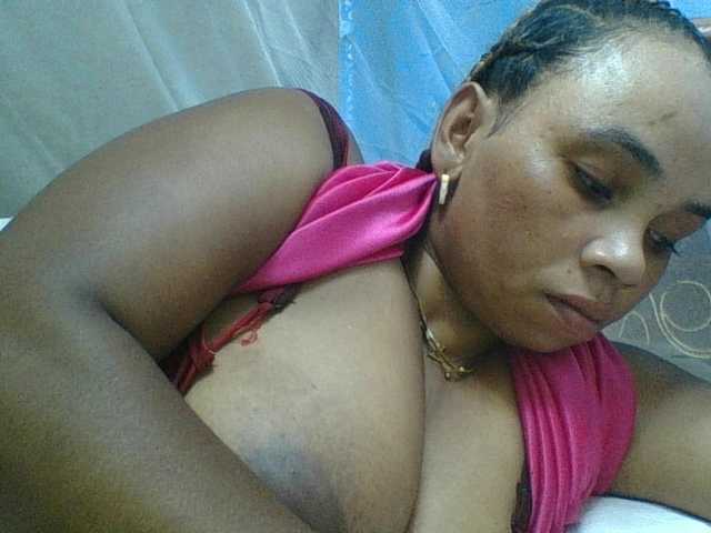 Amanah's BongaCams show and profile