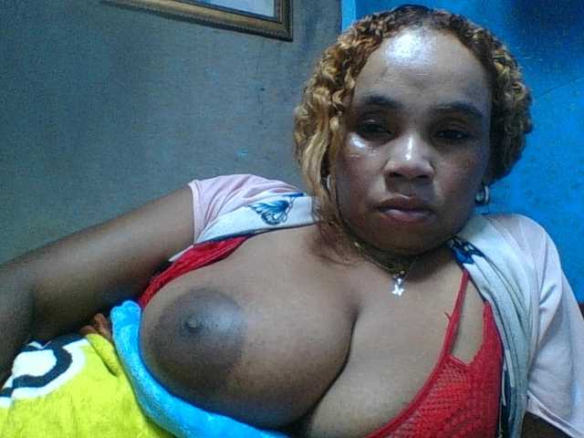 Amanah's BongaCams show and profile