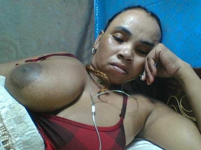 Amanah's BongaCams show and profile