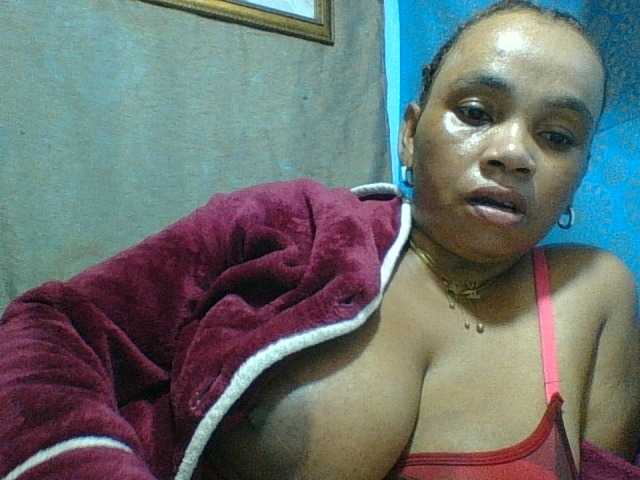 Amanah's BongaCams show and profile